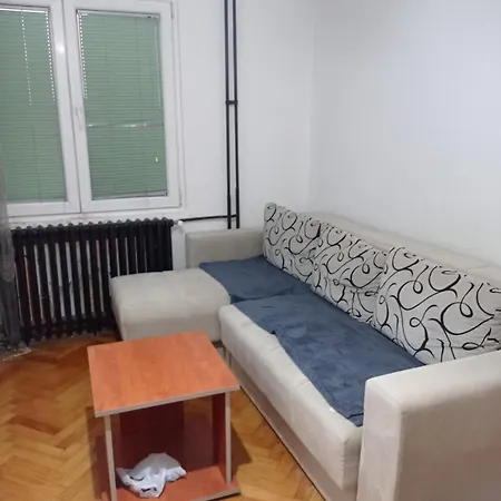 Apartment Izdajem Stan Na Dan, Lepa Brena Kragujevac